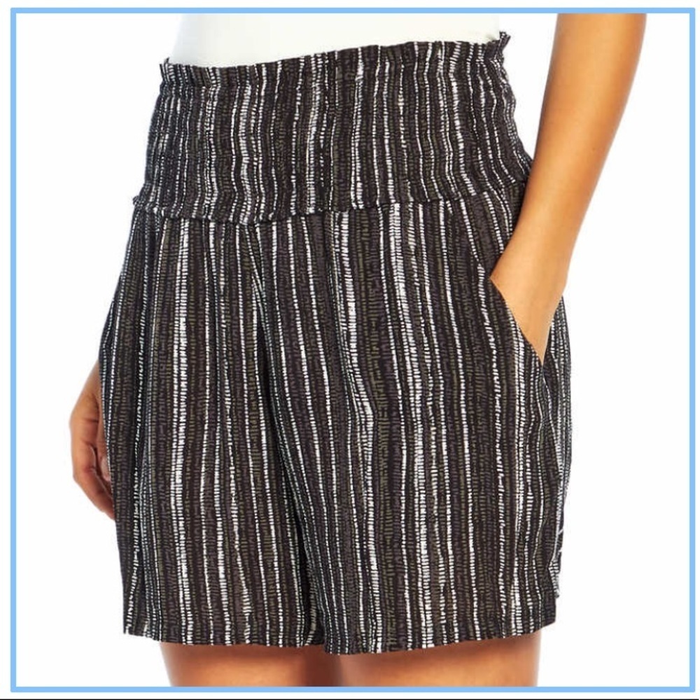 Three Dots Printed Pull On Shorts. Size Small. New With Tags.